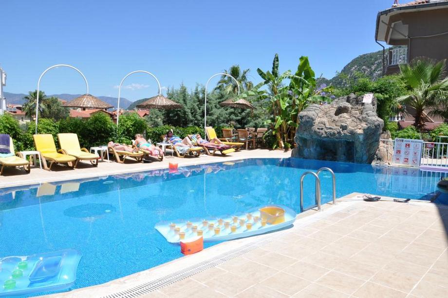 Celik Apartments