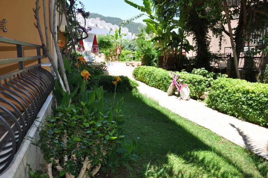 Celik Apartments