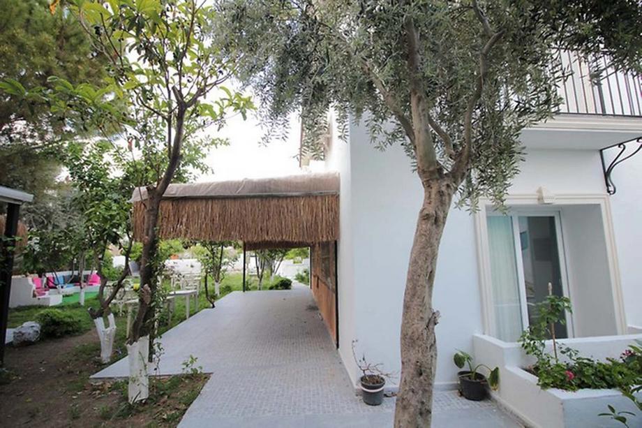 Double Inn Marina Hotel