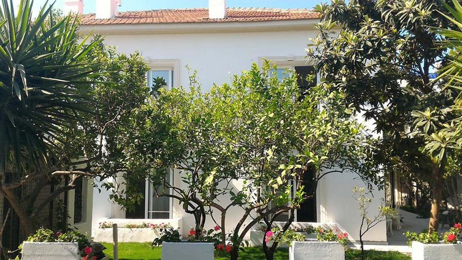 Double Inn Marina Hotel
