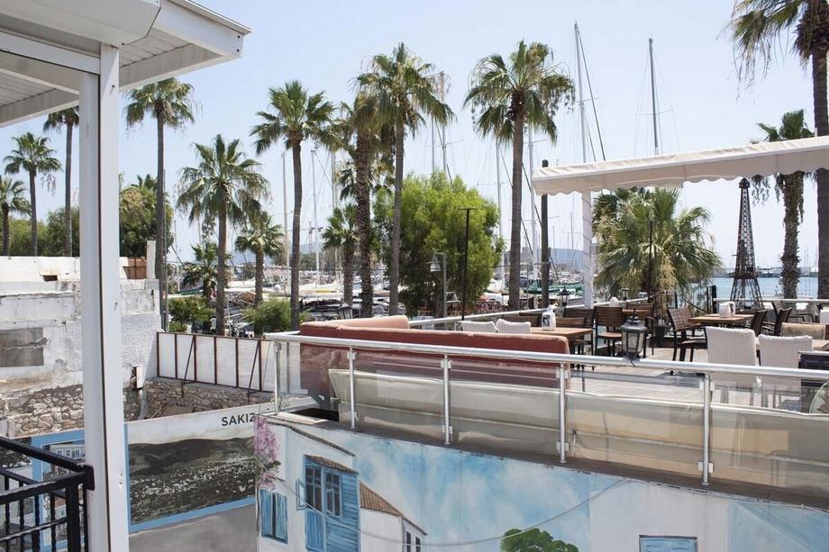 Double Inn Marina Hotel