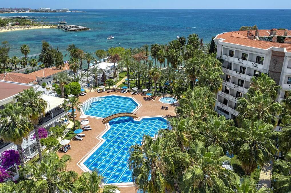 Utopia Resort & Residence