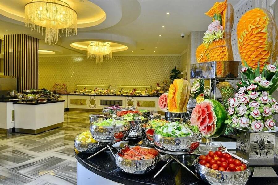 Azura Deluxe Resort & Spa Hotel