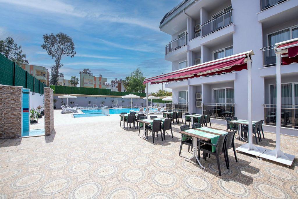 A Hotel Side