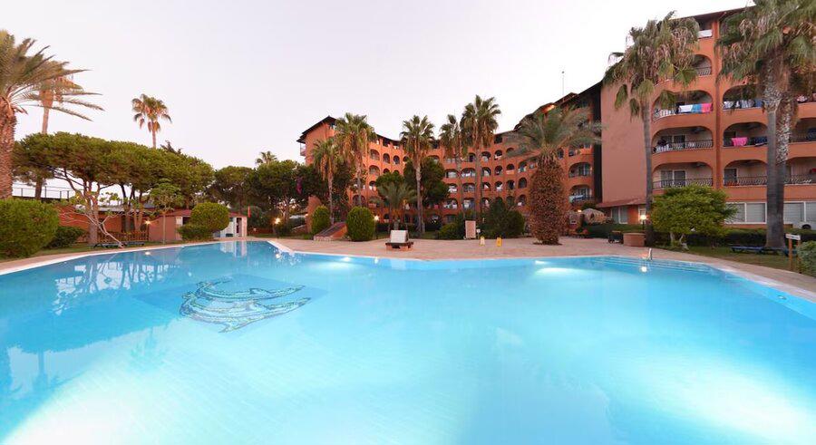 Club Turtas Beach Hotel