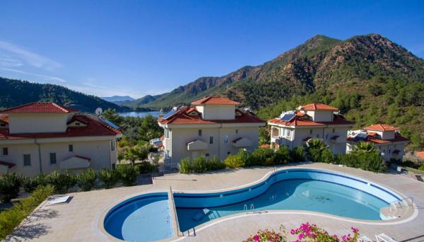 Lakeside Villa