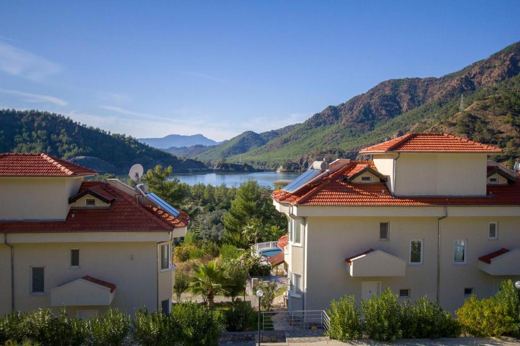 Lakeside Villa