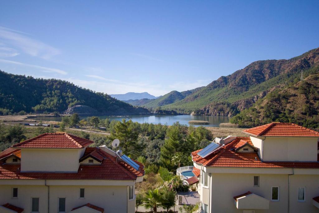 Lakeside Villa