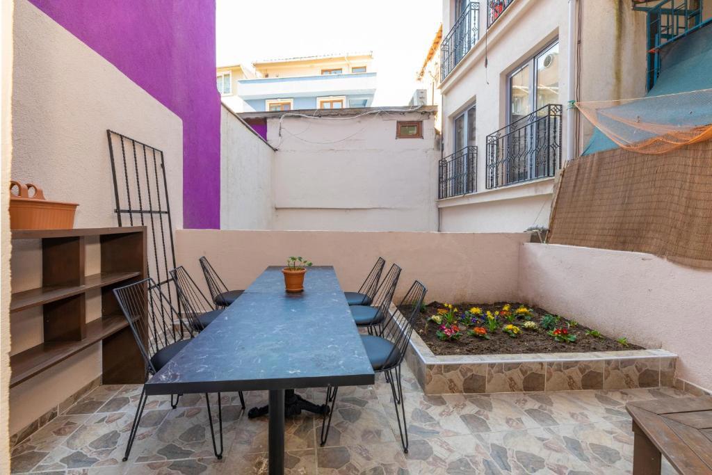 Taksim Wooden House Hostel
