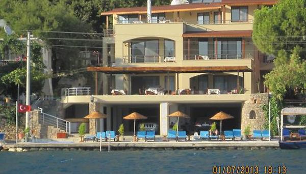 Özgür Apart