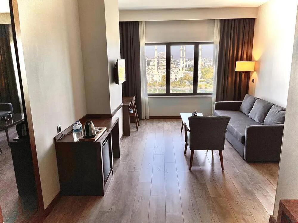 Türkmen Riverside Hotel