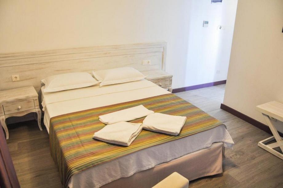 Gurup Hotel