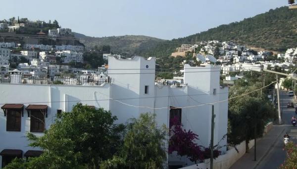 Helios Hotel