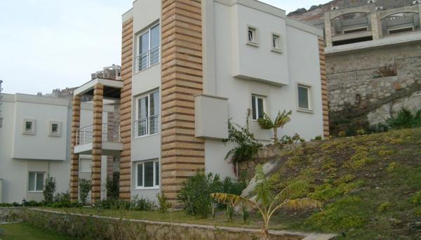 Important Group Villa Amber