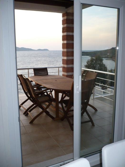 Important Group Villa Amber
