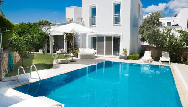 Important Group Villa Olivia