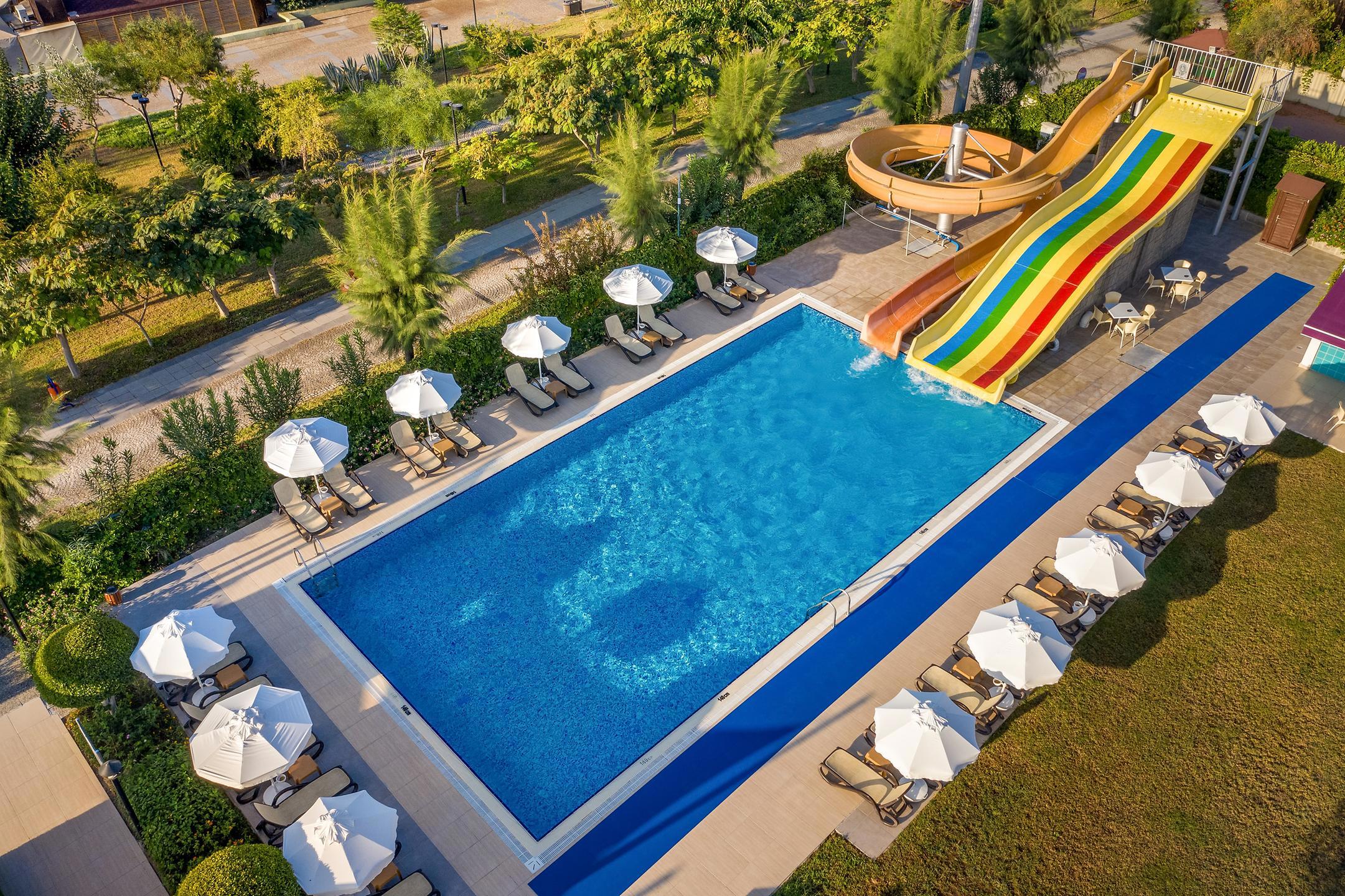 Commodore Elite Suites & Spa