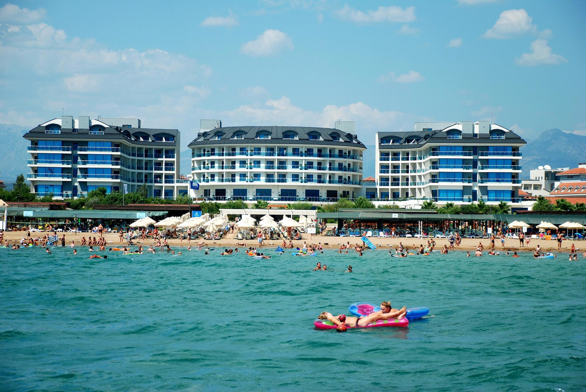 Commodore Elite Suites & Spa