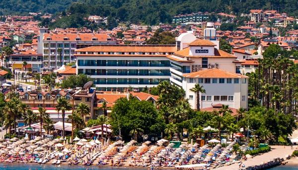 L'Etoile Beach Hotel