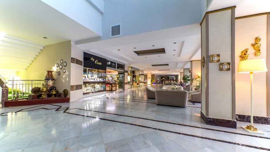 L'Etoile Beach Hotel