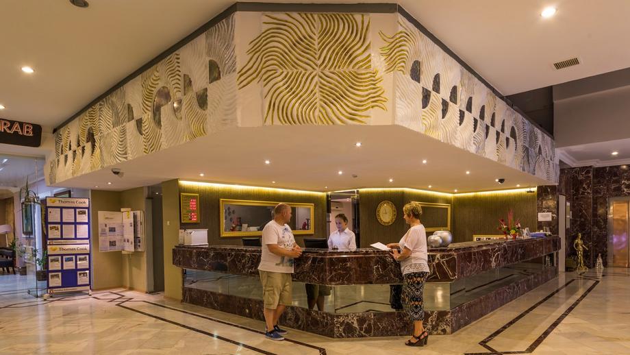 L'Etoile Beach Hotel