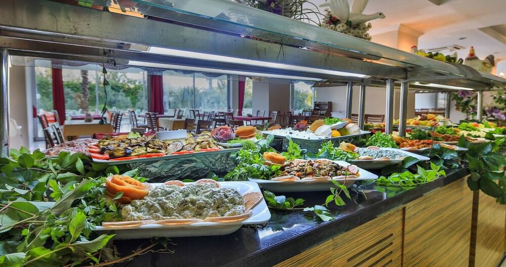 Hedef Beach Resort & Spa