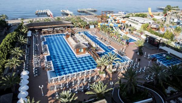 Quattro Beach Spa & Resort Hotel