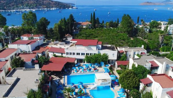 Summer Garden Suites & Beach Hotel