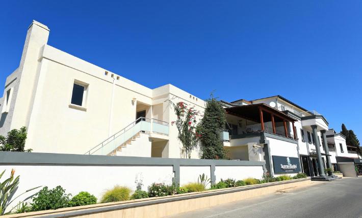 Summer Garden Suites & Beach Hotel