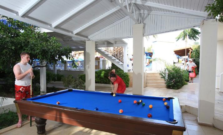 Summer Garden Suites & Beach Hotel