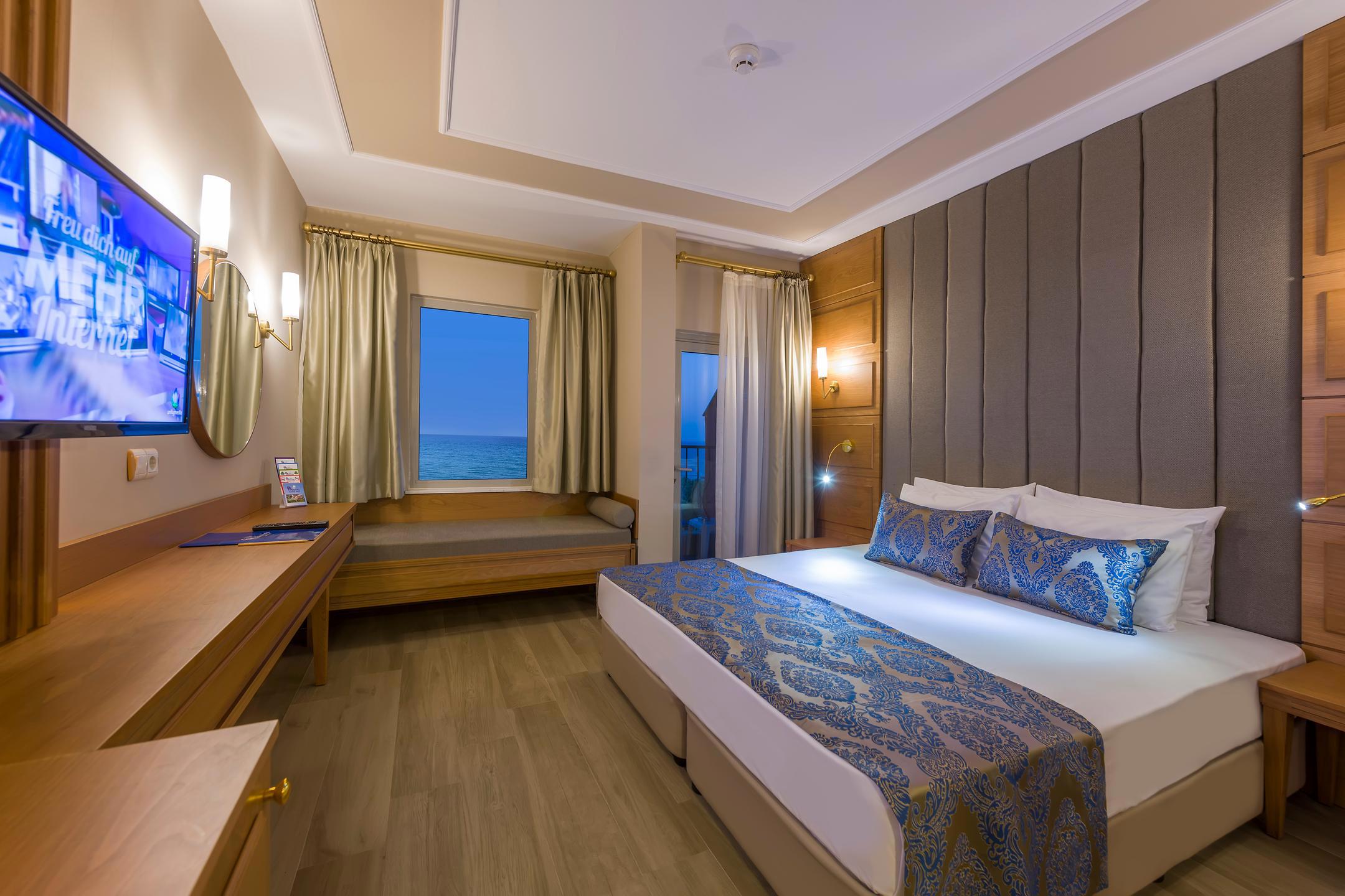 Royal Atlantis Beach