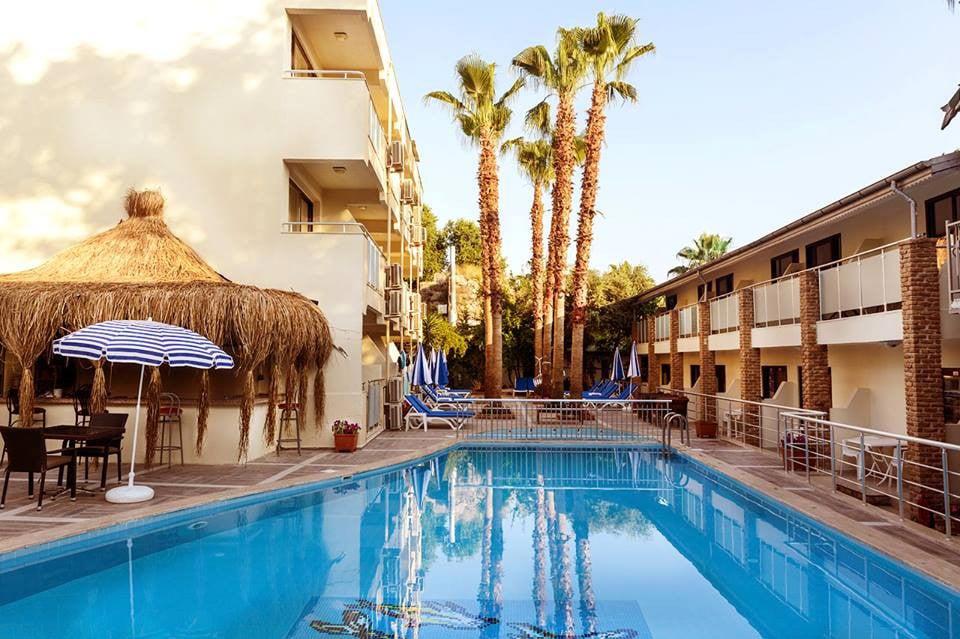 Tropic Hotel
