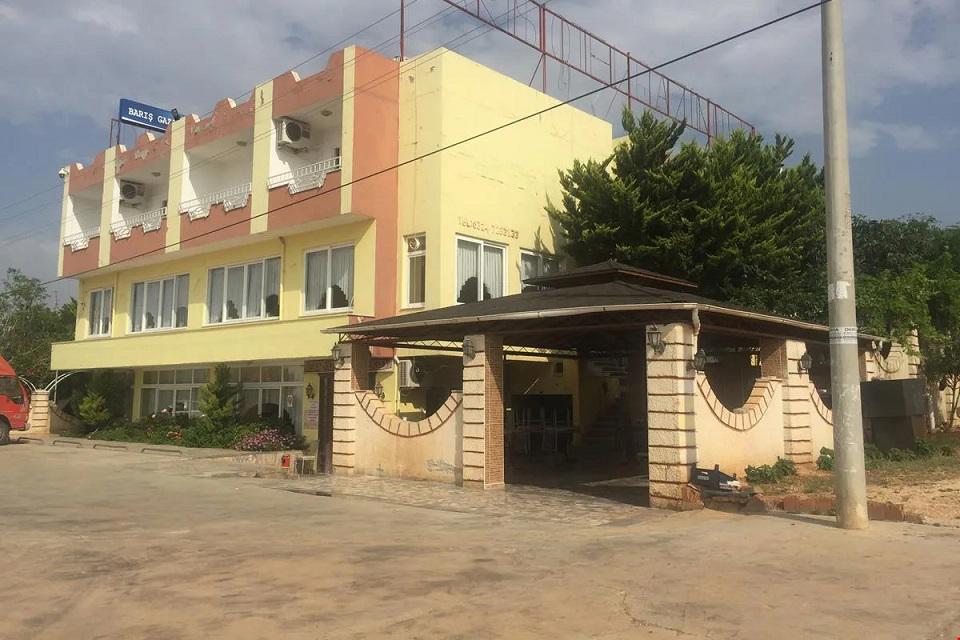 Baris Hotel