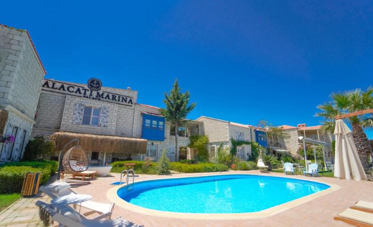Alaçatı Marina Palace Otel