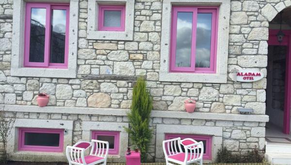 Aladam Otel