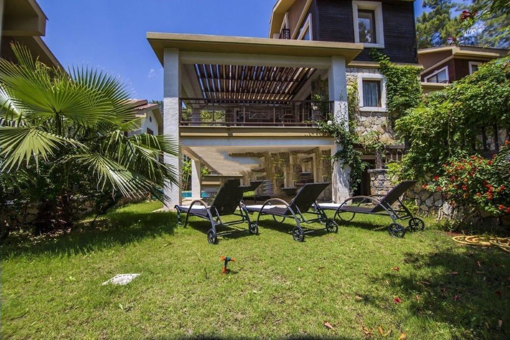 Villa Violet 1 by Villamnet