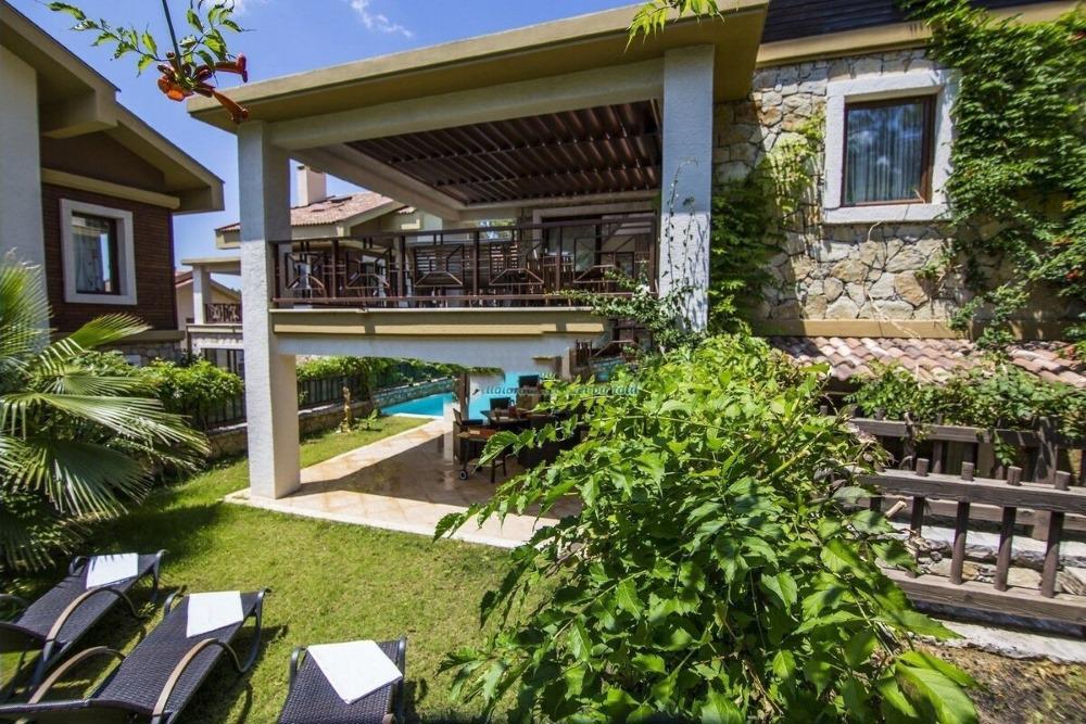 Villa Violet 1 by Villamnet