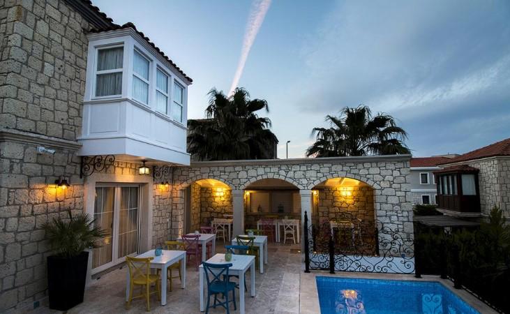 Fedora Alaçatı Otel