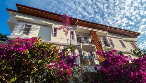 Hideaway Hotel