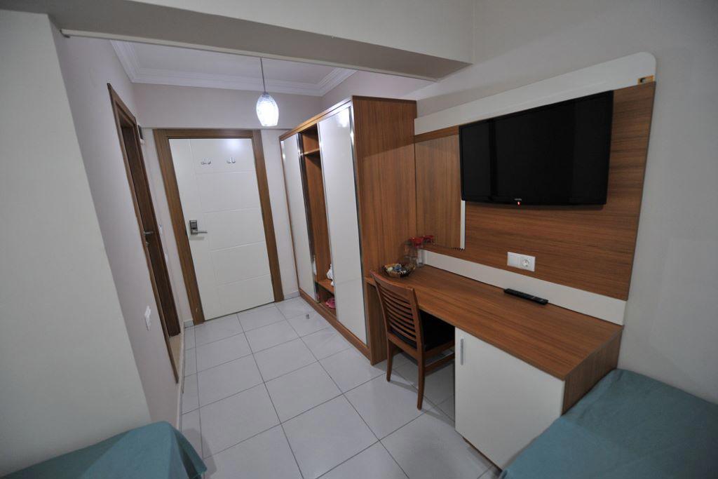 Asiyan Apart