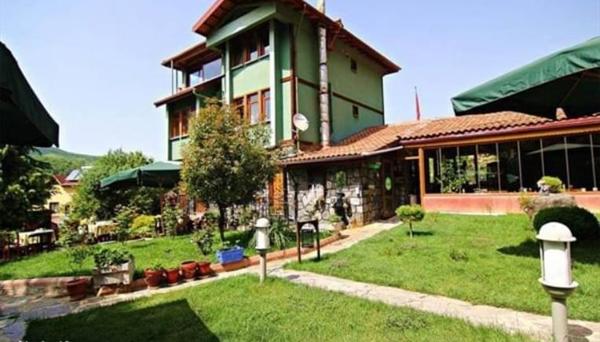 Oylat Köy Konağı