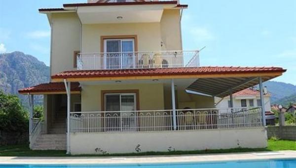 Eden Holiday Homes