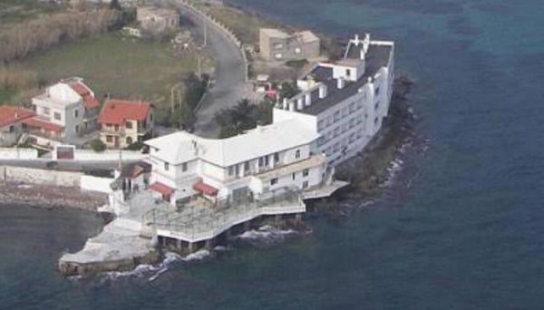 Can Karaburun Hotel