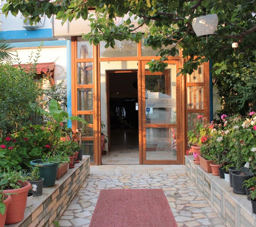 Can Karaburun Hotel