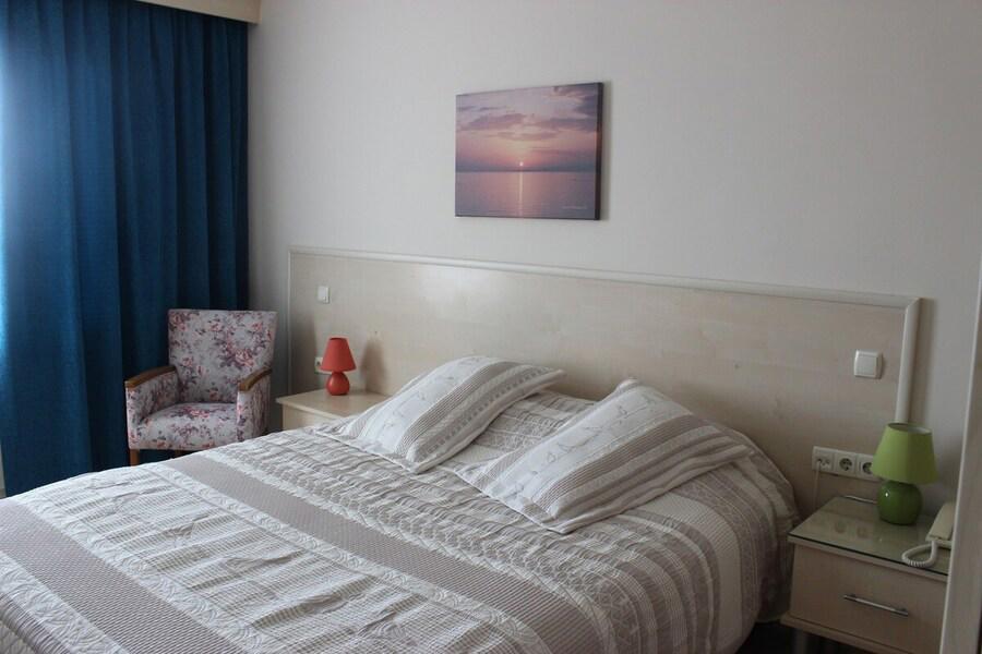 Can Karaburun Hotel