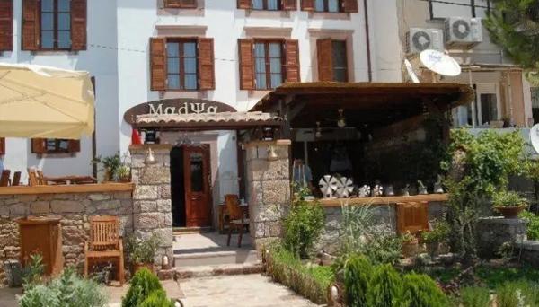 Madya Hotel & Restaurant