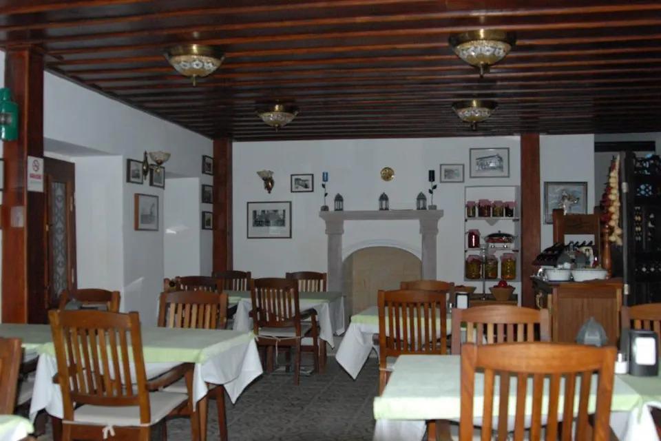 Madya Hotel & Restaurant