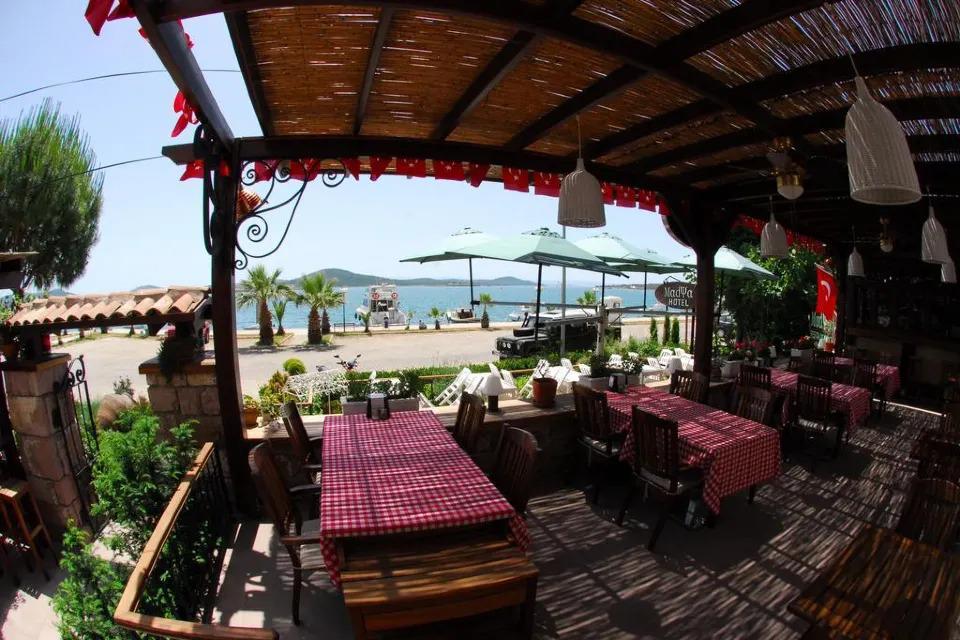 Madya Hotel & Restaurant