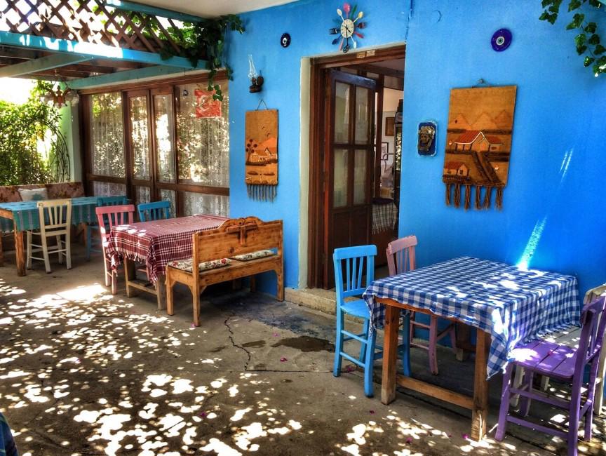 Parmis Rooms