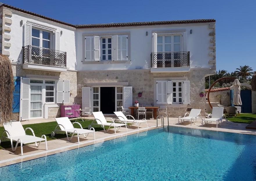 Lilaverde Alaçatı Boutique Hotel